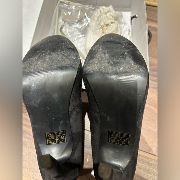 Aldo- suede stiletto - Picture 6 of 6